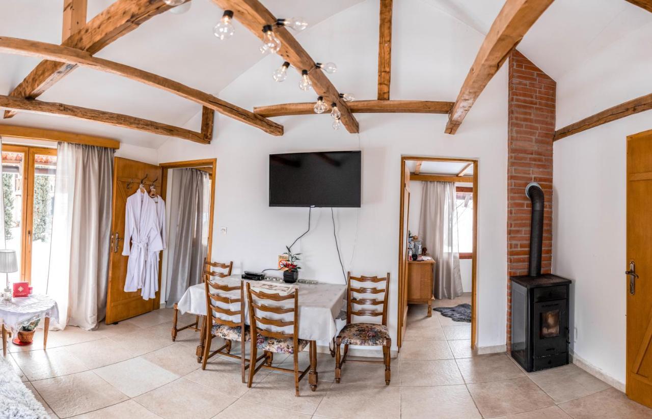 Apartmani Lunija Gornji Milanovac Exteriör bild