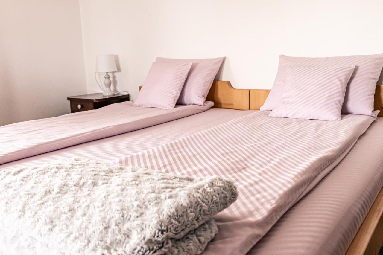Apartmani Lunija Gornji Milanovac Exteriör bild
